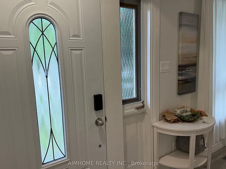 2076 Constance Dr — Photo 15