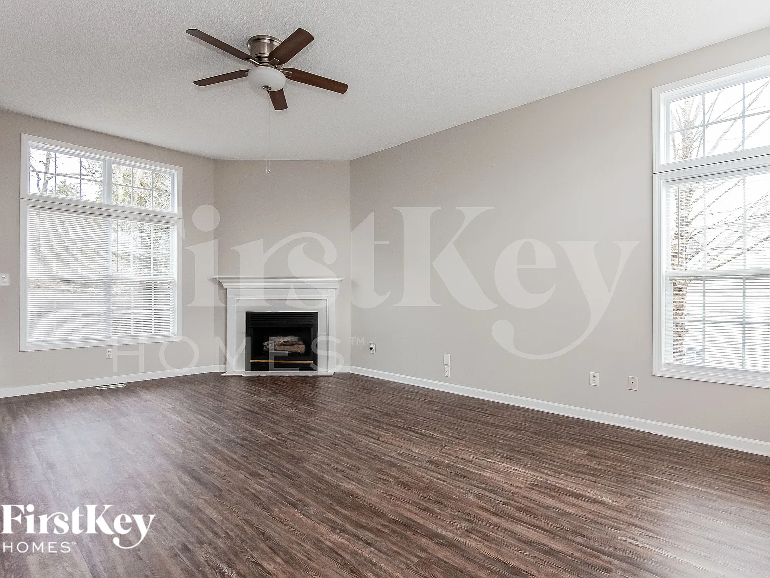 3 bed, 2.0 bath, 1462 sqft, $1,900 — Photo 2