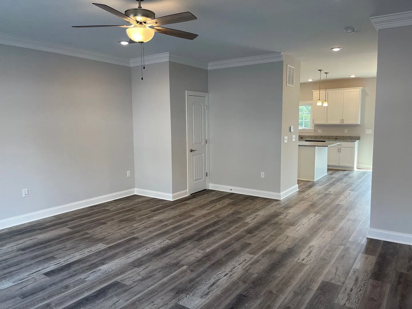 Townhouse for Rent in Crescent Ridge — Photo 4