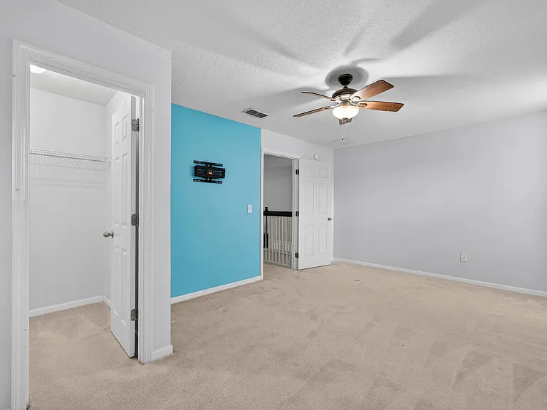 112 Kildrummy Ct — Photo 31