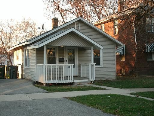 1st image of 1714 Victoria Ave