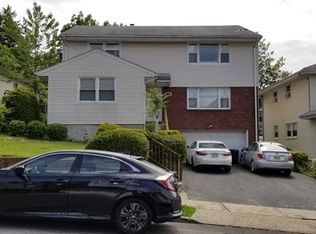 982 Slocum Ave, Ridgefield, NJ 07657