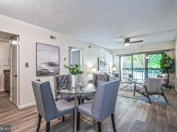 805 N Howard St APT 146, Alexandria, VA 22304