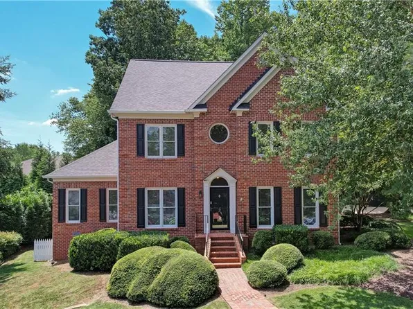 2 Foxglove Ln, Greensboro, NC 27455