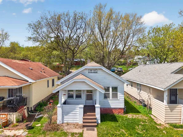 2711 W 9th St, Duluth, MN 55806