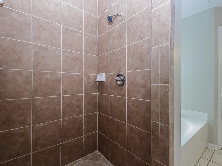 3230 Chantilly Ct — Photo 10