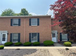 716 Lakeview Dr, Cortland, OH