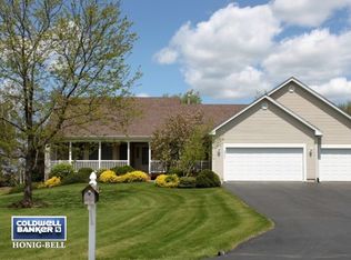 3540 White Tail Dr, Wonder Lake, IL 60097