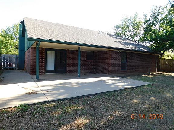 2nd image of 3604 NE Montfort Dr