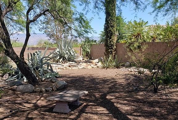 2nd image of 639 S Sierra Nevada Dr