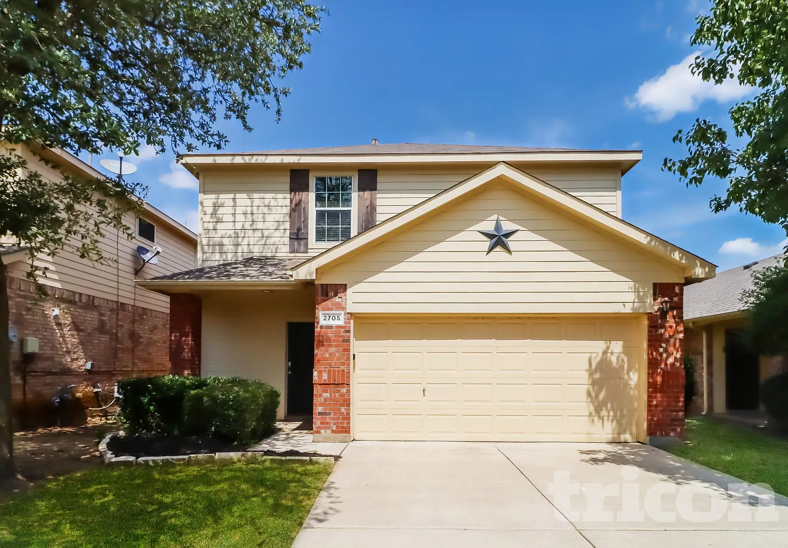 2705 Lynx Lane Fort Worth TX — Photo 1