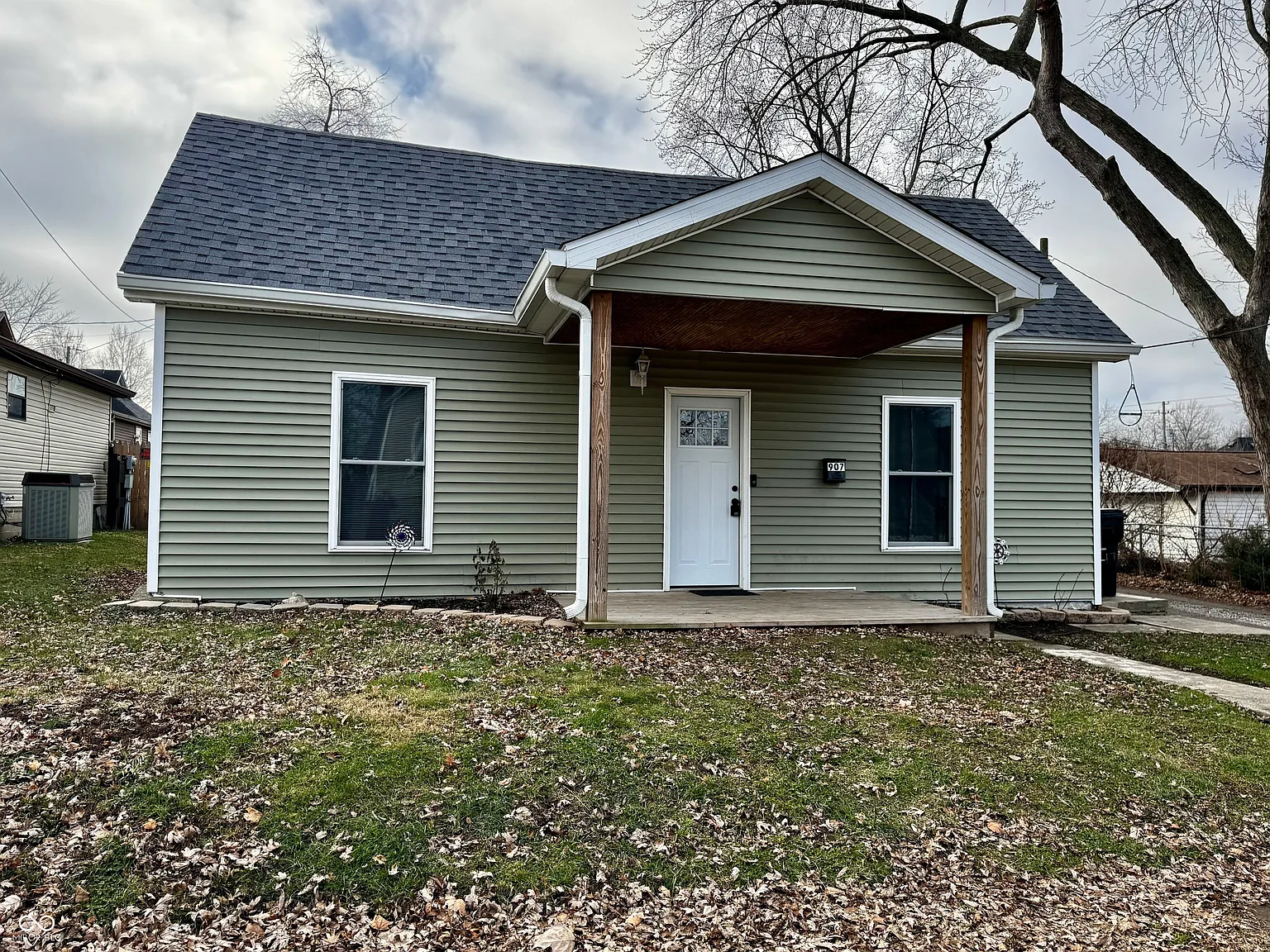 907 Tuttle Ave photo 1