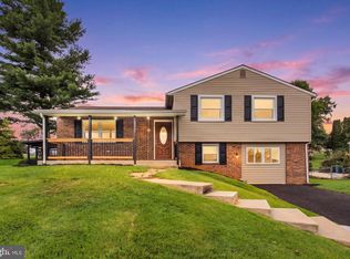 126 Claremont Dr, Seven Valleys, PA 17360