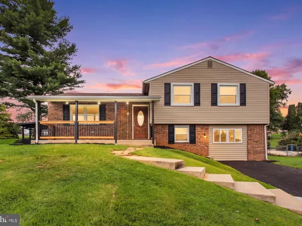 126 Claremont Dr, Seven Valleys, PA 17360