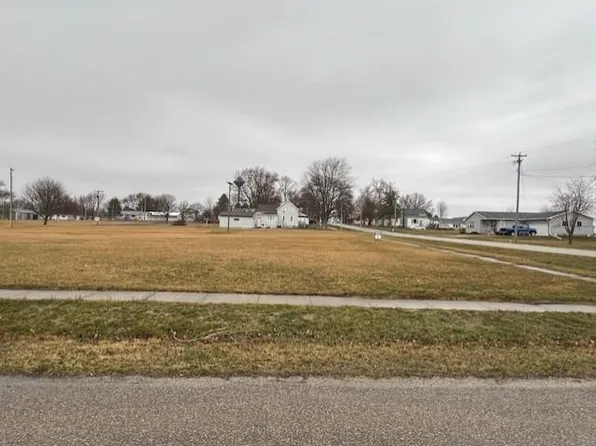 304 2nd Ave N #&-202, Holland, IA 50642