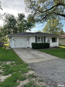 713 N Pine St, Taylorville, IL, 62568