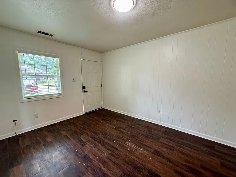3705 Griffin St — Photo 4