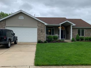 710 Courtney Dr, Crown Point, IN 46307
