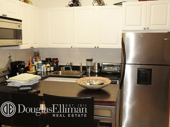 4th image of 220 W 111th St APT 3C