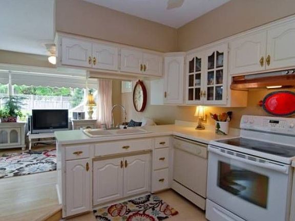 4th image of 812 William St N