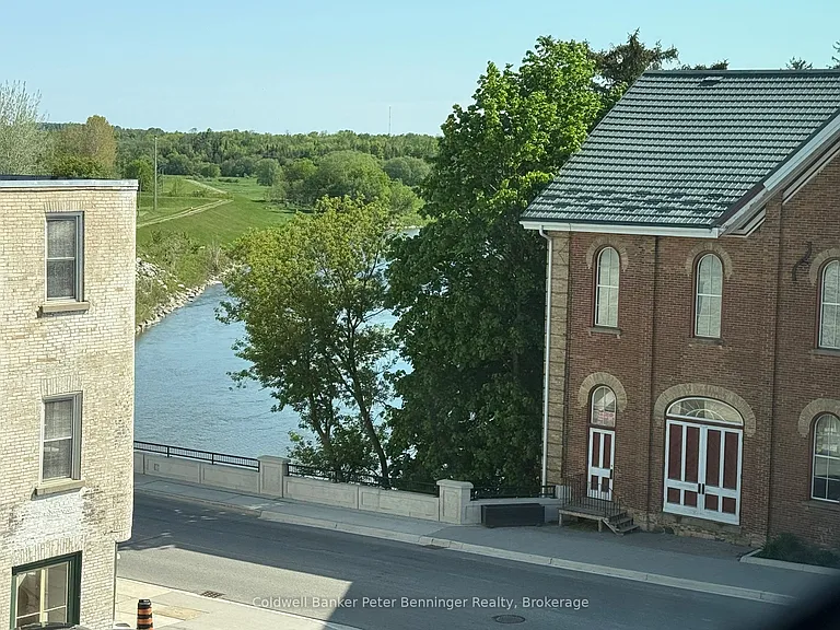 604 Queen St S #306 — Photo 6