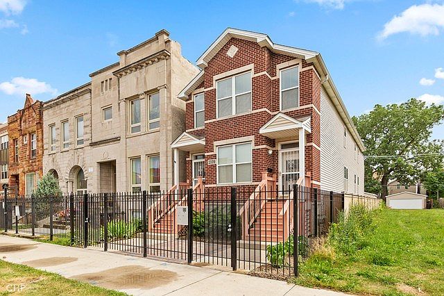 1st image of 2339 W Adams St #1