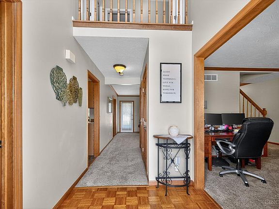 3rd image of 270 Ludlow Ct