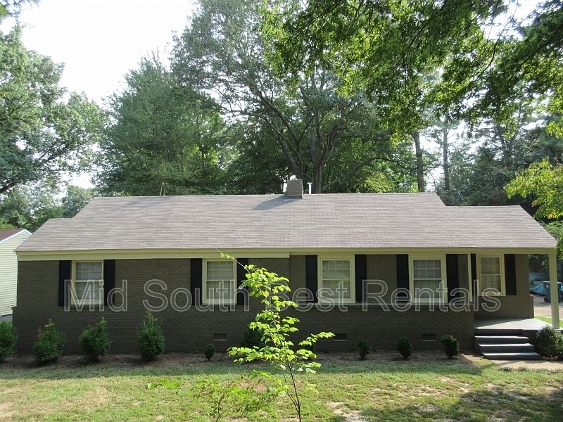 1st image of 3963 E Whitehaven Park Cres