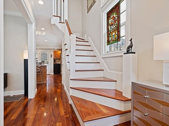 3rd image of 78 Sydney St