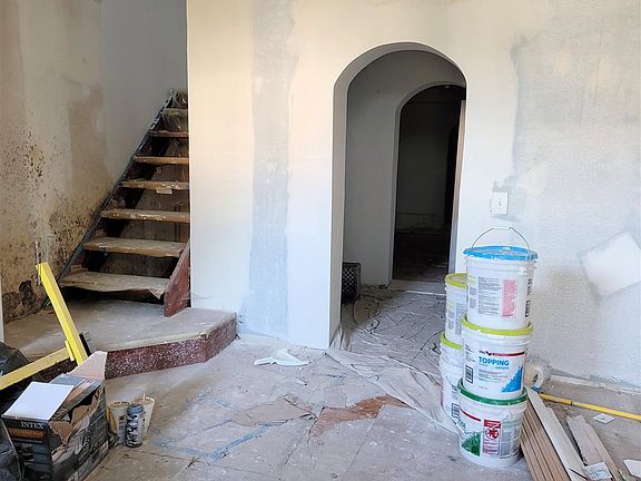 2nd image of 334 W 2nd St