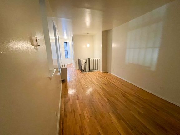 3rd image of 67 W 109th St APT C