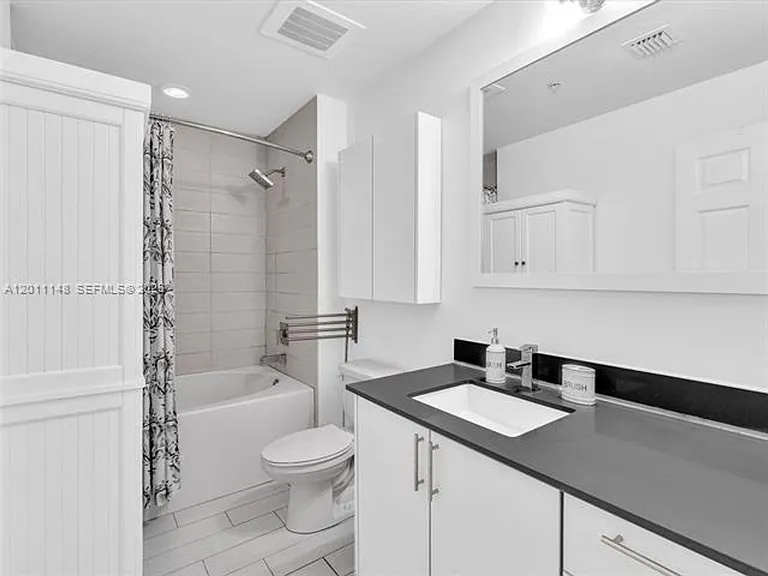 999 SW 1st Ave #CU-1201 — Photo 13