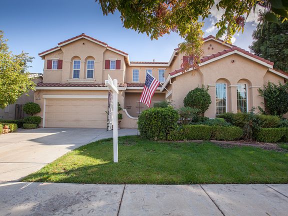 2nd image of 1419 Grand Oak Way