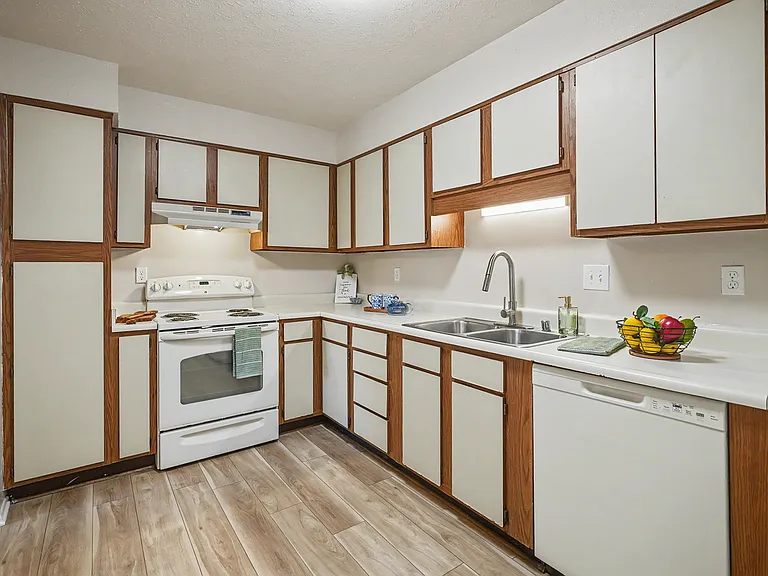 Ridgeview - Kitchen Ridgeview - Kitchen