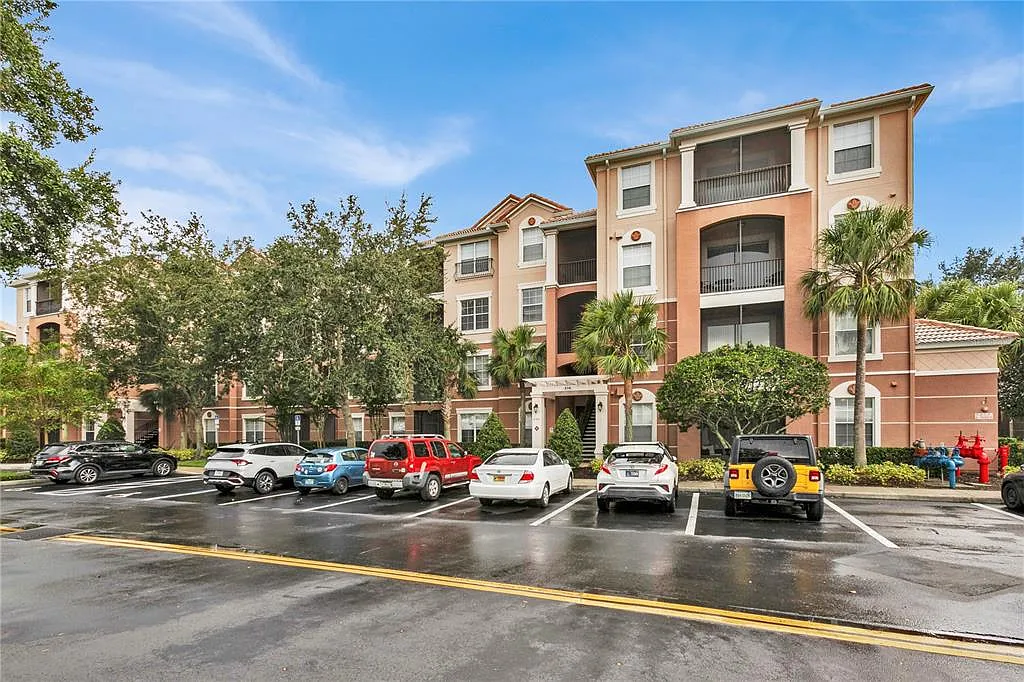 3 bed, 2.0 bath, 1424 sqft, $1,800 — Photo 1