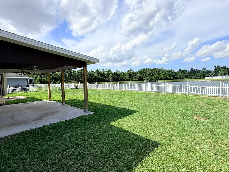 3113 Fairfield Dr — Photo 4