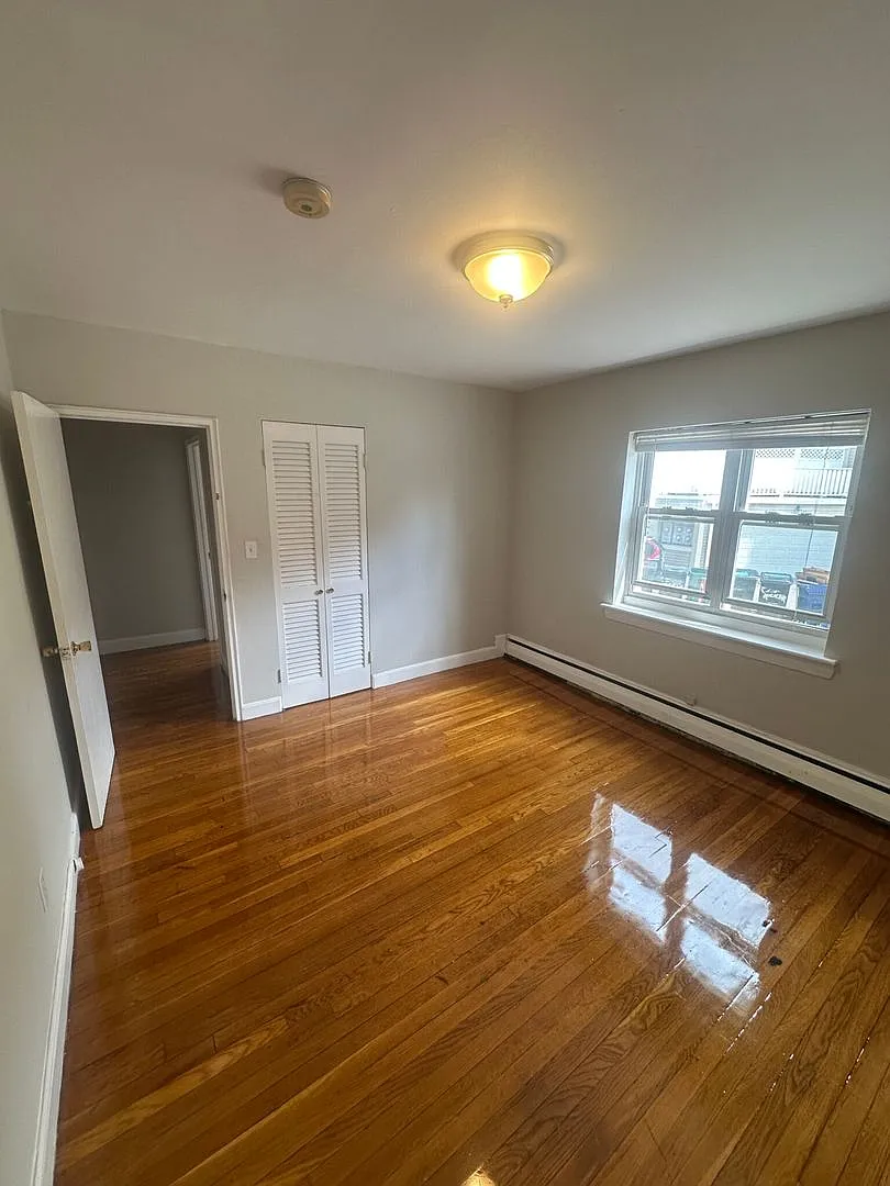 No Fee! Huge and Sunny Apt near Cleveland Circle and T's! Heat and Hot Water Included! Cat Friendly! — Photo 1