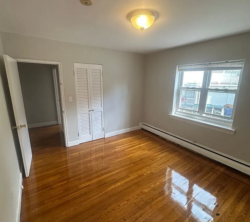 59 Selkirk Rd #1