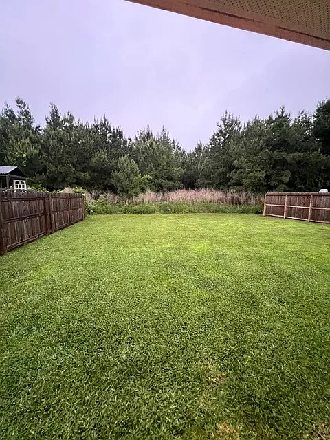 Modern 3-Bed Home with Attached Garage PETS Ok (Move-In Specials!!) — Photo 2