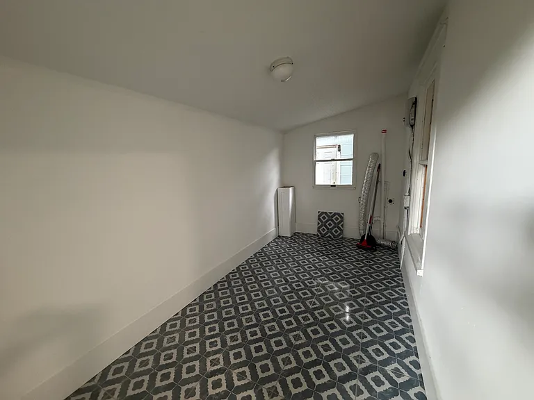 2101 Auburn St S — Photo 19