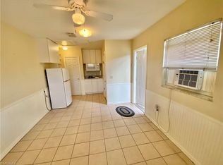 1110 Rosemary Ln, Naples, FL 34103