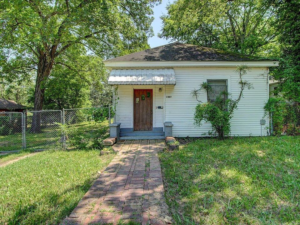 1st image of 1307 W Grand Ave