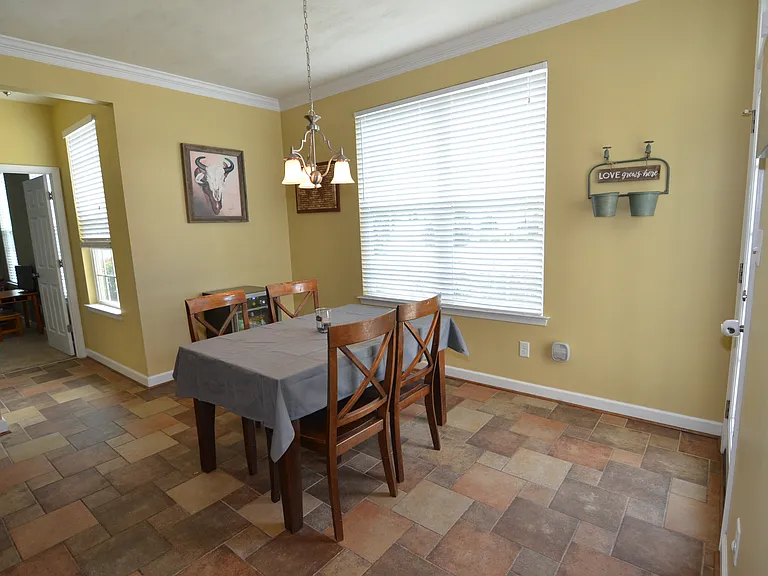 717 Tyler Way — Photo 10