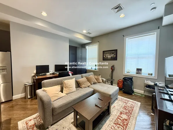 22 Hancock St, Boston, MA
