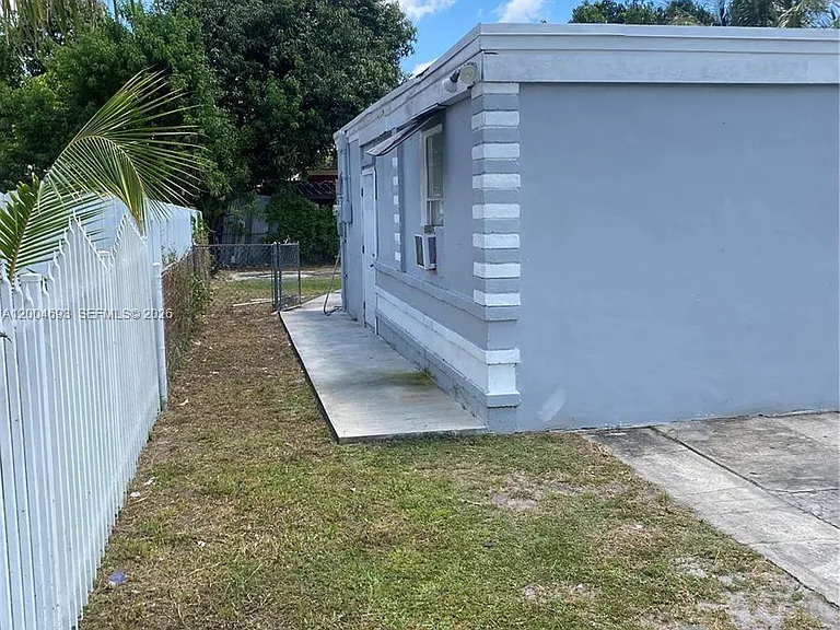 14315 NW 12th Ave — Photo 2