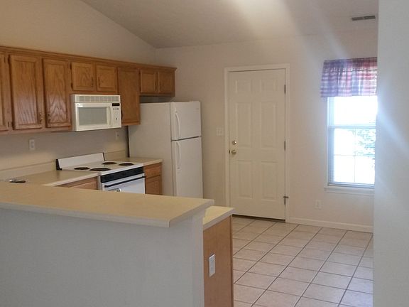 3rd image of 2366 Edison Dr