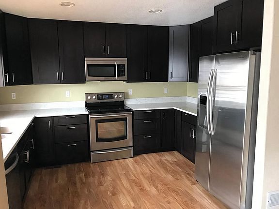 Upgraded  Cabinets and Cortez countertops  newer Stain-Steel