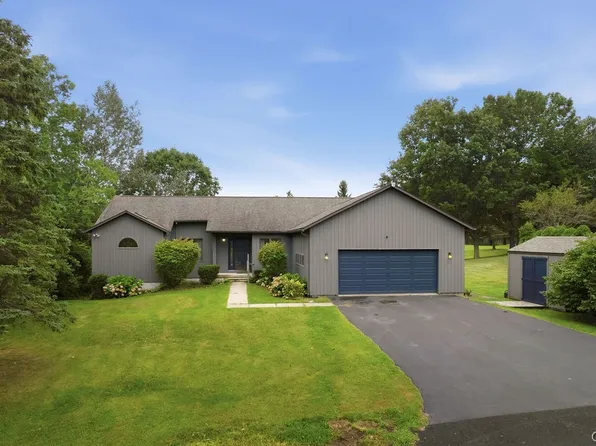 6 Fairview Ter, Oswego, NY 13126