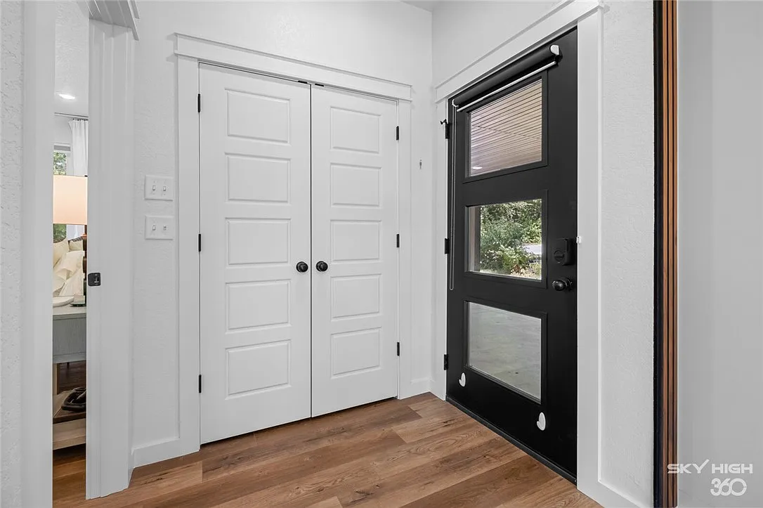2 bed, 2.5 bath, 1698 sqft, $2,500 — Photo 4