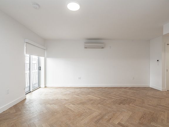 5th image of 321 E 22nd St #2A